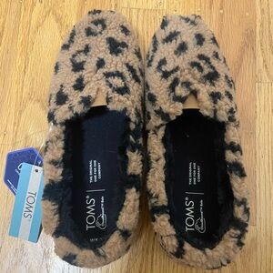 TOMS Doe Leopard Faux Fur Alpargata